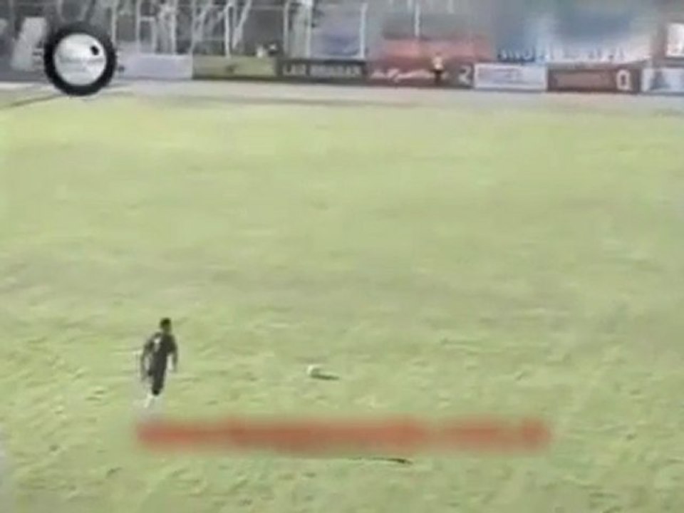 Portiere argentino segna da 70 metri