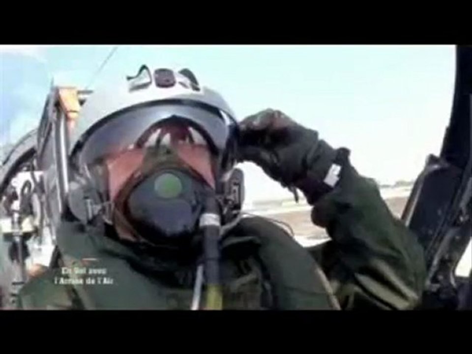 En vol avec l'armée de l'air - Michel sardou - france 2