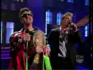 Chris Jericho sings with David Arquette on Lopez Tonight