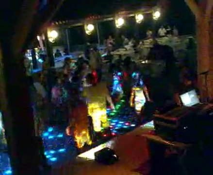 damien qui danse au camping