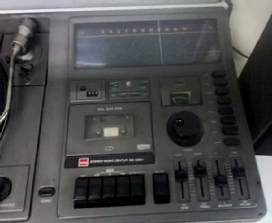 Sharp Pikap Radyo