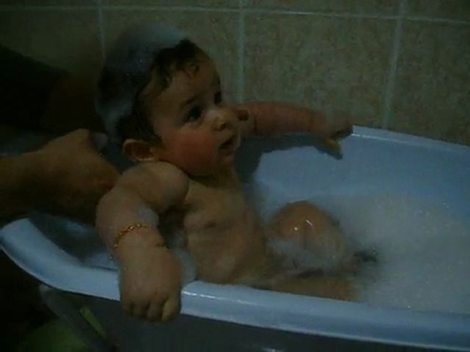 Ateş: Banyoda eğlenirken / Enjoying the bath atesimizvar.com