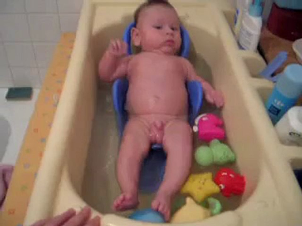 Corentin dans son bain