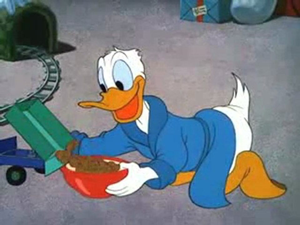 Donald Duck vs Chip & Dale - Toy Tinkers