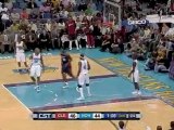 Mo Williams tosses a long, beautiful alley-oop to LeBron Jam