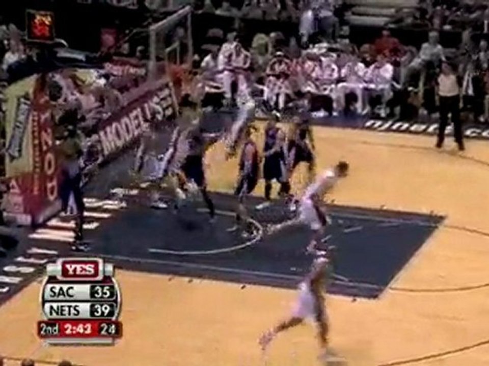 Devin Harris misses the easy layup but luckily Brook Lopez i