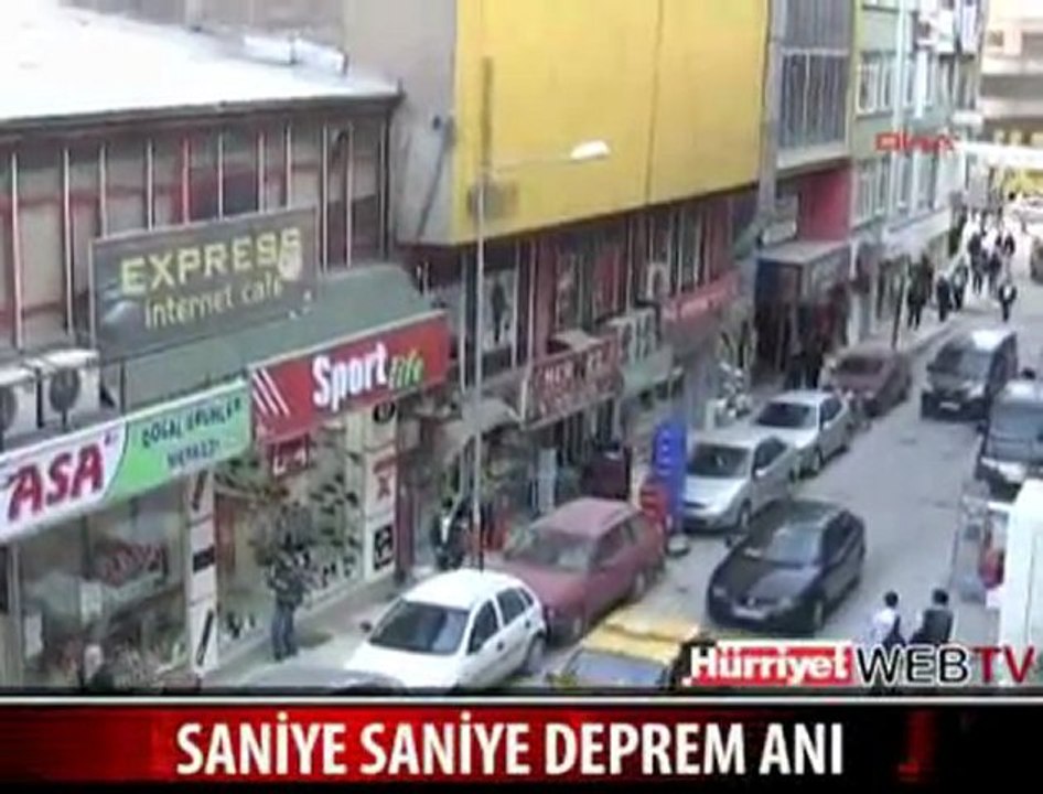 Elazığ depremi sonrası artçıdeprem kameraya takılıyor