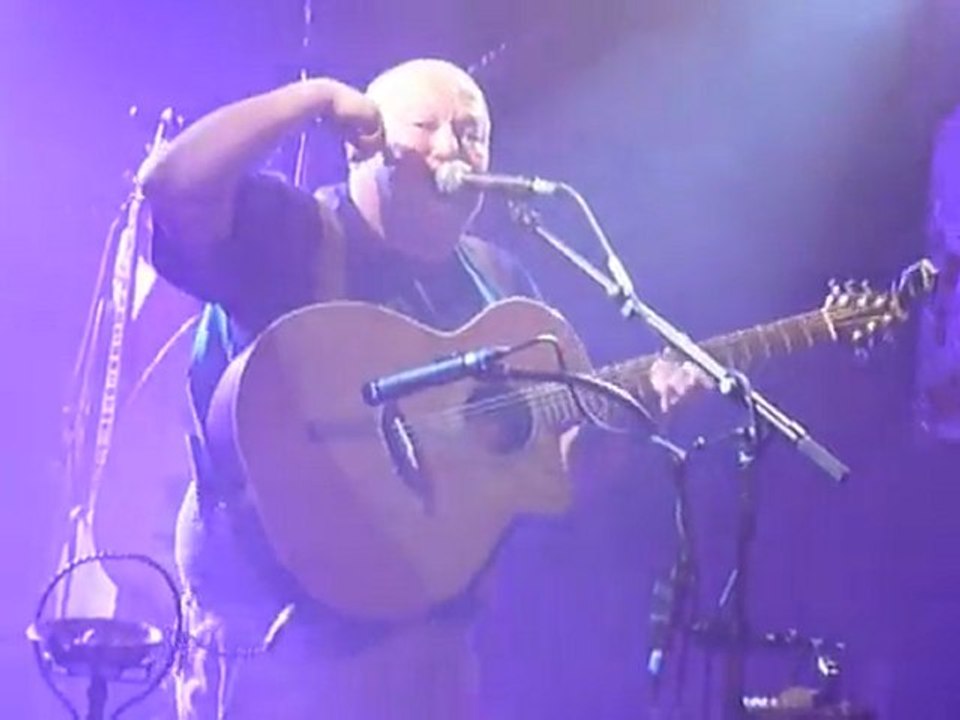 PIGALLE - Dans la Salle du Bar Tabac de la Rue des Martyrs