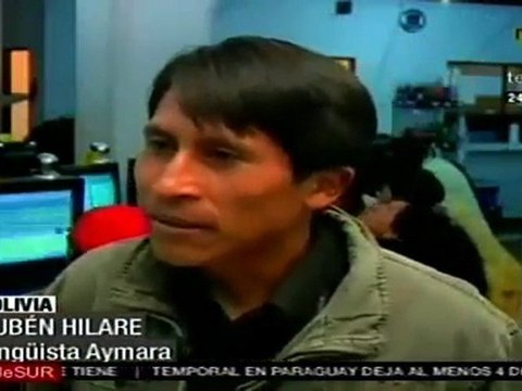 Indígenas en Bolivia difunden lengua aymara por internet