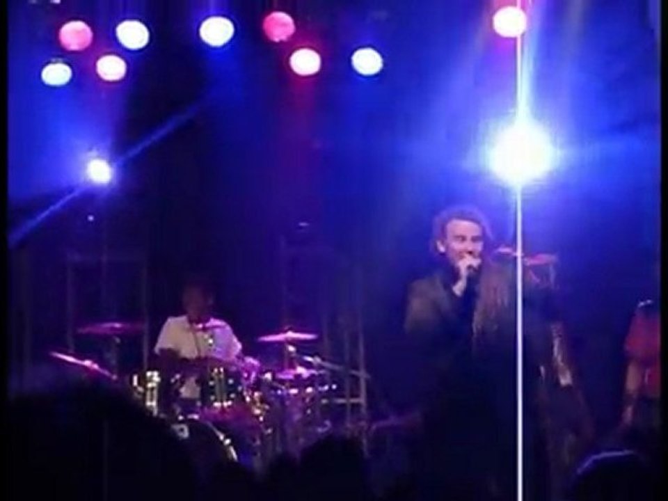 ALBOROSIE featuring COLOCKS - LIVE A SIX FOURS 2010