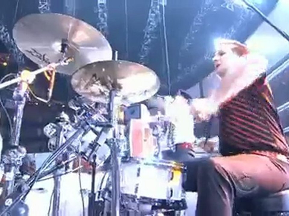 Green Day- 21 Guns (2010 Grammy Awards Live)