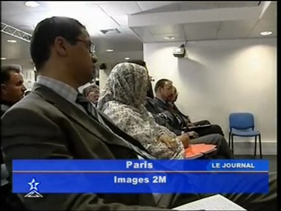 Conférence de presse de M. Khellihenna au  (CAPE) à Paris