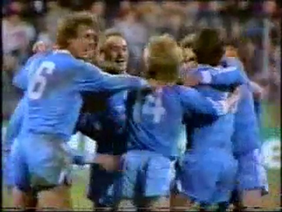 Bayer Uerdingen   Dynamo Dresden 1986 63 W. Funkel  FE