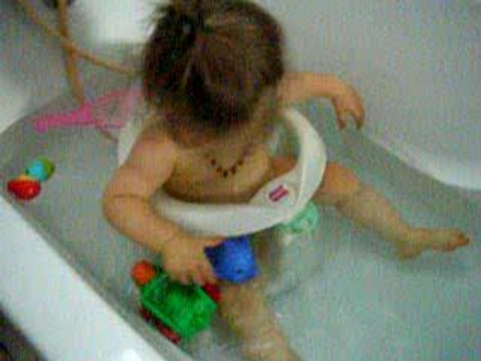 JEU DANS LE BAIN