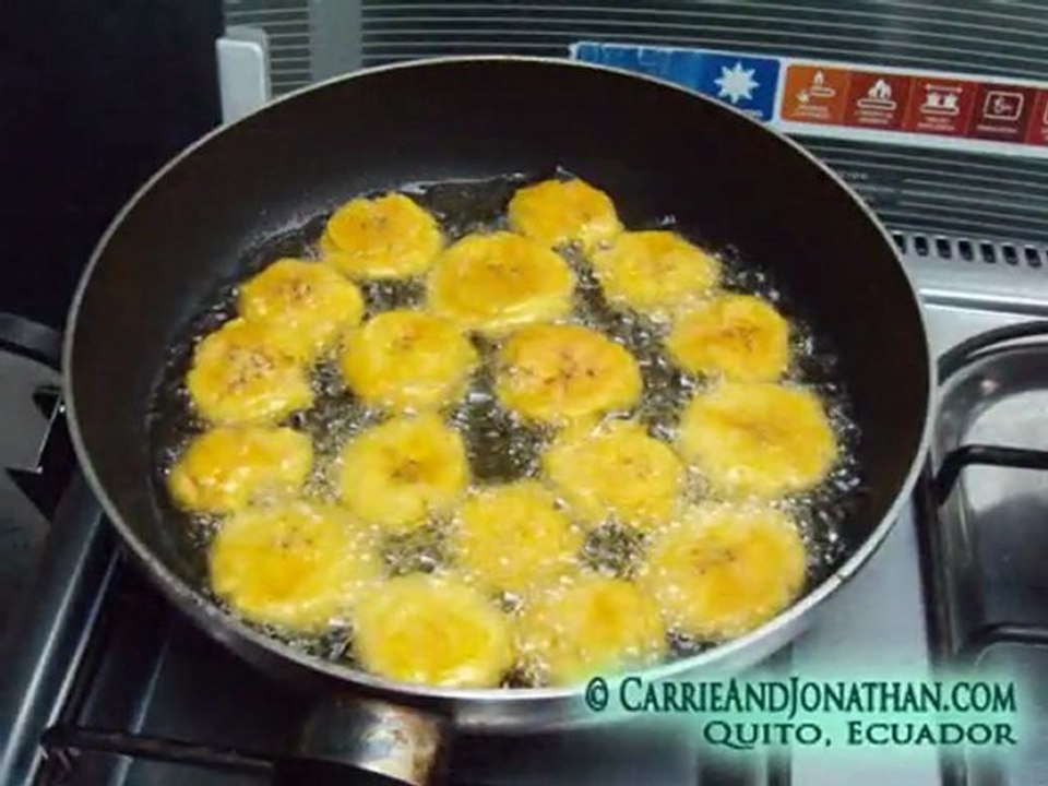 How to Make Patacones: Making Patacones in Ecuador
