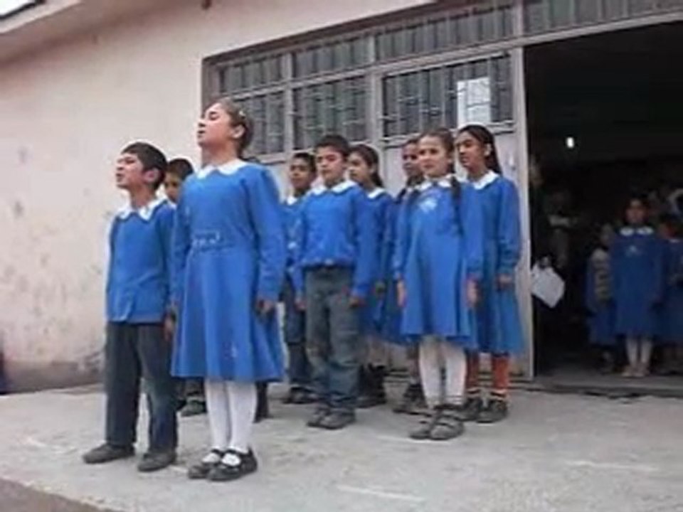 Bulanık Fatih İlköğretim Okulu 18 Mart programı koro...