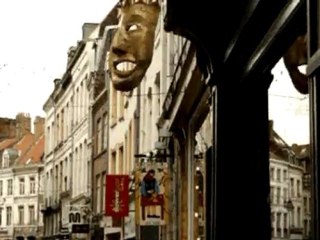 Les enseignes de la Rue de la Clef dans le Vieux-Lille