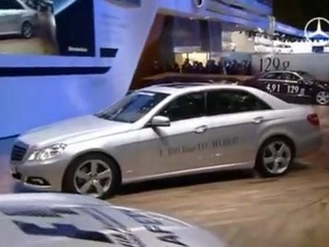 Mercedes Yeni Güvenlik Aracı SLS AMG'yi tanıttı-trformula1.c