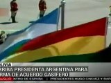 Arriba Cristina Fernández a Bolivia para firmar acuerdo gas