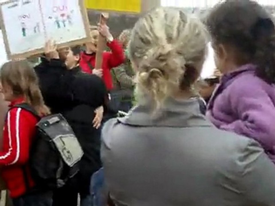 Dimitri reste ici, son papa aussi!