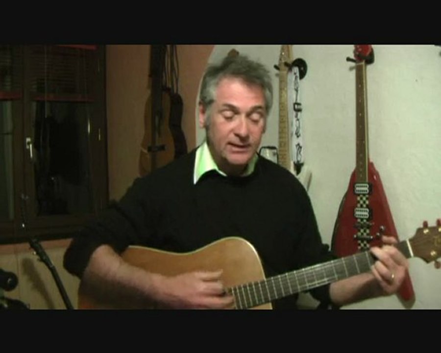 il arrivait de loin_0001