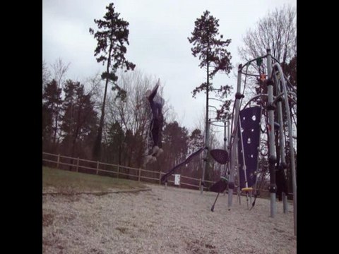 Benjamin KNOBLOCH Démo 2010 - Parkour & FreeRunning 2010