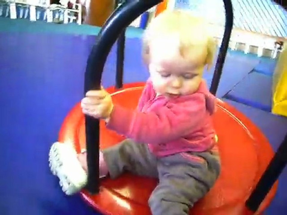 Vacances aux Ménuires-mars 2010-Louise au centre de loisirs