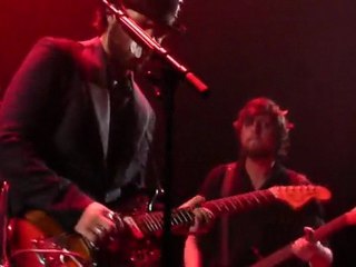 YODELICE interprète Blood is Burning, mars 2010, by Coraline