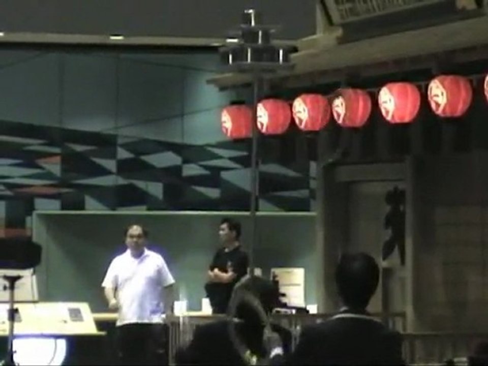 Jonglage loupé dans le musée Edo-Tokyo, Tokyo, Japon