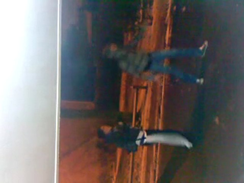 ils dancent pour un kebab