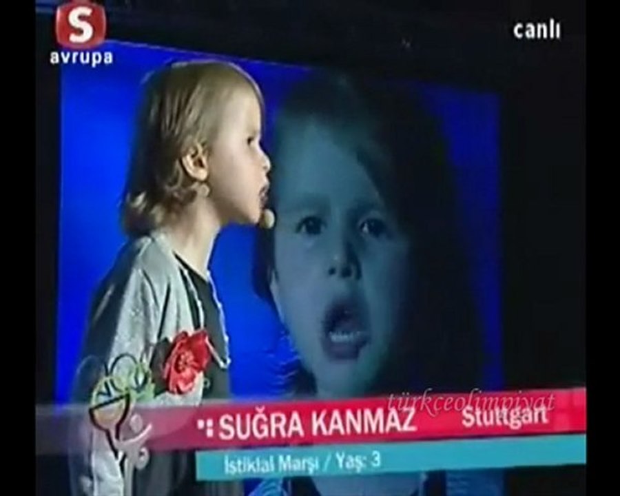 Üç yaş Sugra Kanmaz İstiklal Marşı 8.Türkçe Olimpiyatı