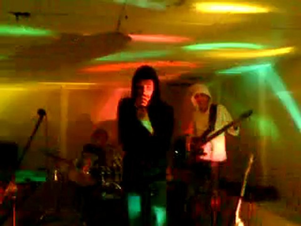 guitare cassé live à brenouille -les Boulet concert privé