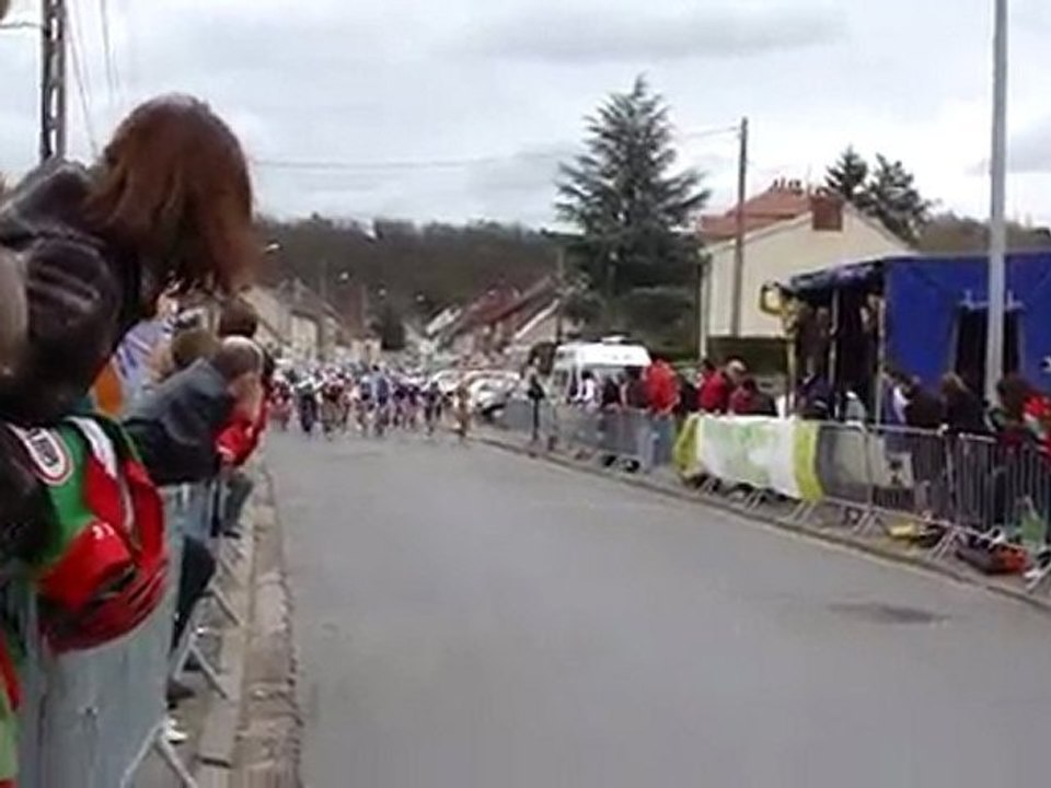 arrivée course Verneuil 2°catégorie