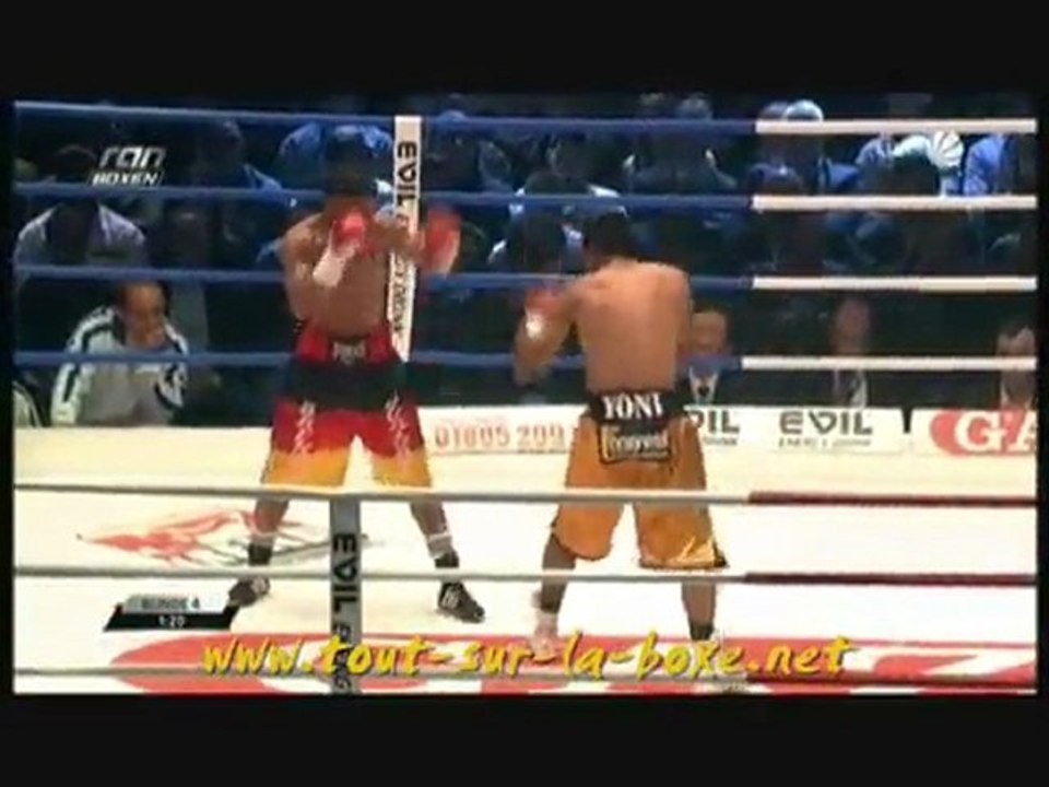 Yuriorkis Gamboa vs. Johnathan Victor Barros __ Part 1