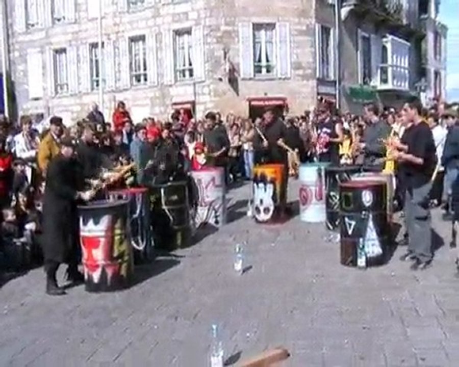 Les Bidons de l'An Fer    Percussions sur bidons