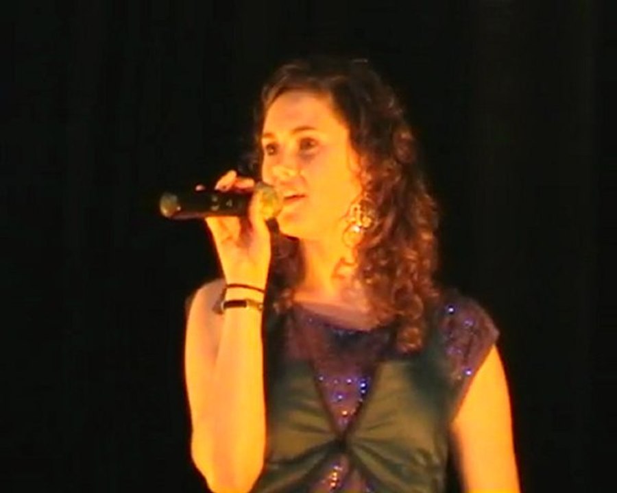 Julie Jourdan..Les Restos du Coeur.. Roxane Sting