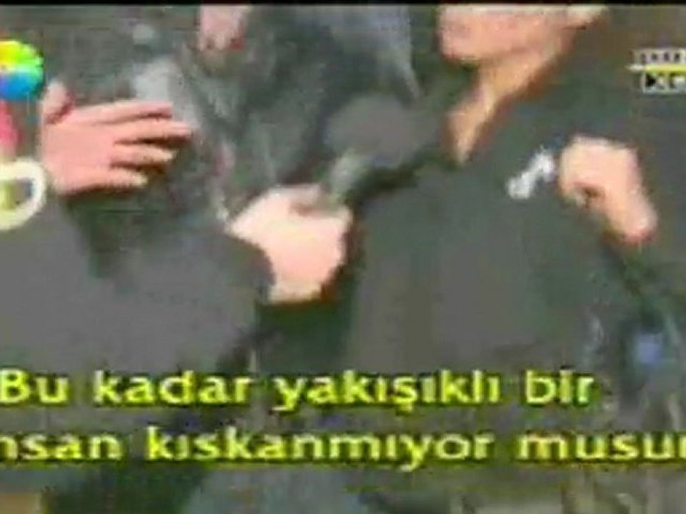 Murat Boz'u Püf'leten kız Eliz !