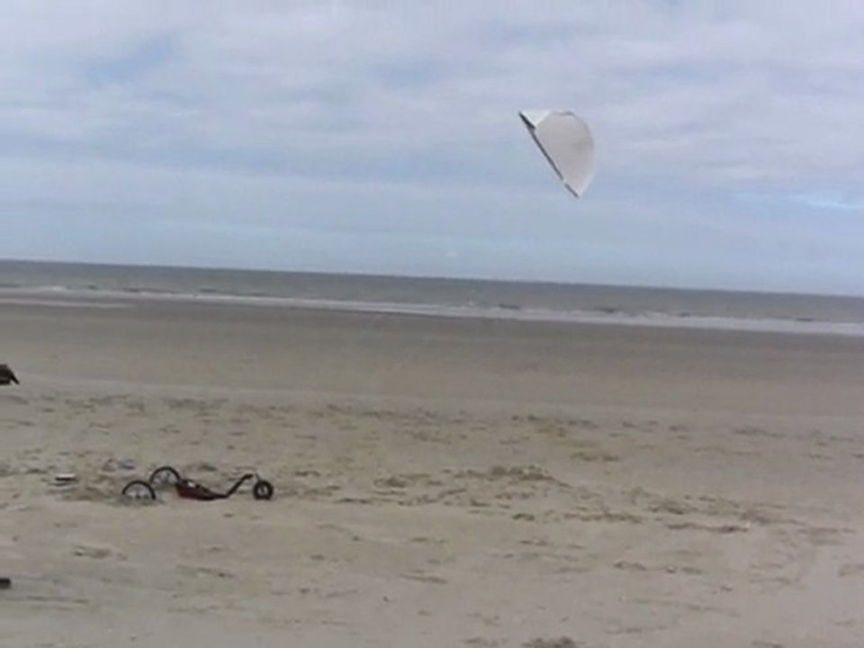 5eme test du buggy Rc avec la voile proto du projet Dared