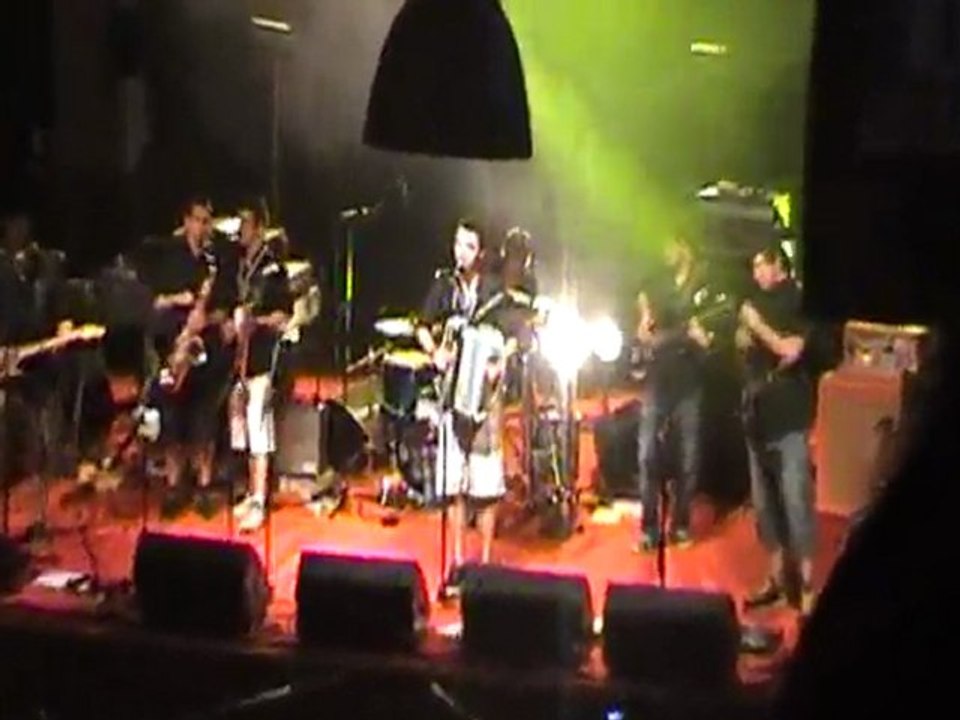 Oz One - Sweet Vibration (live - mars 2010)