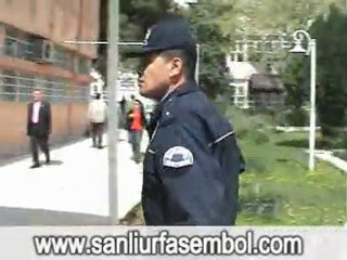 kendini ve ailesini yakmaya çalıştı