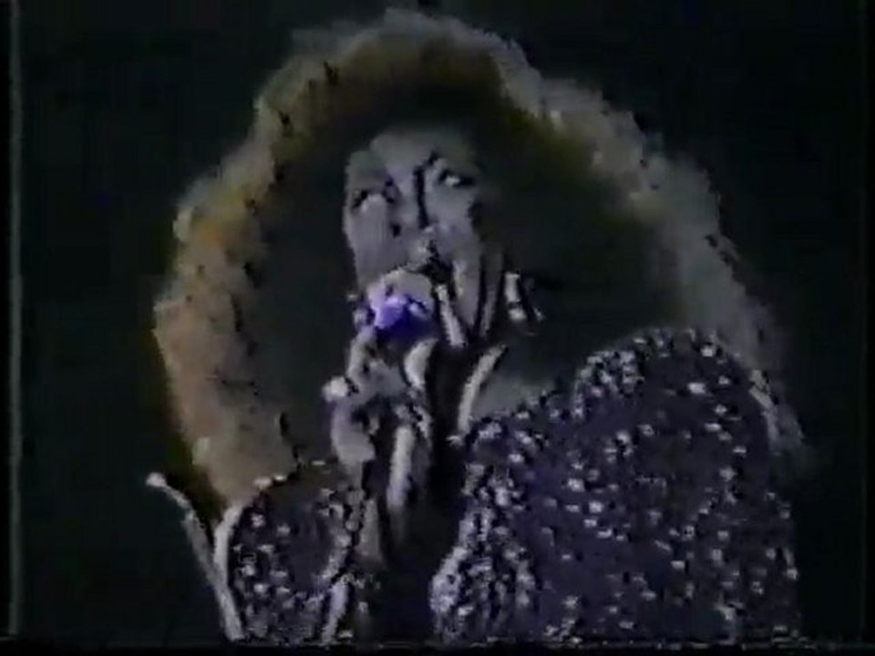 Mary Wilson - Stoned Love / Dialogue (LIVE!)
