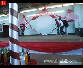 Afrikalılar Kolbastı Oynuyor!