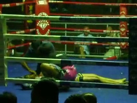 Muay Thai @ Chaweng Stadium Girl Fight & Knock Out (KO)