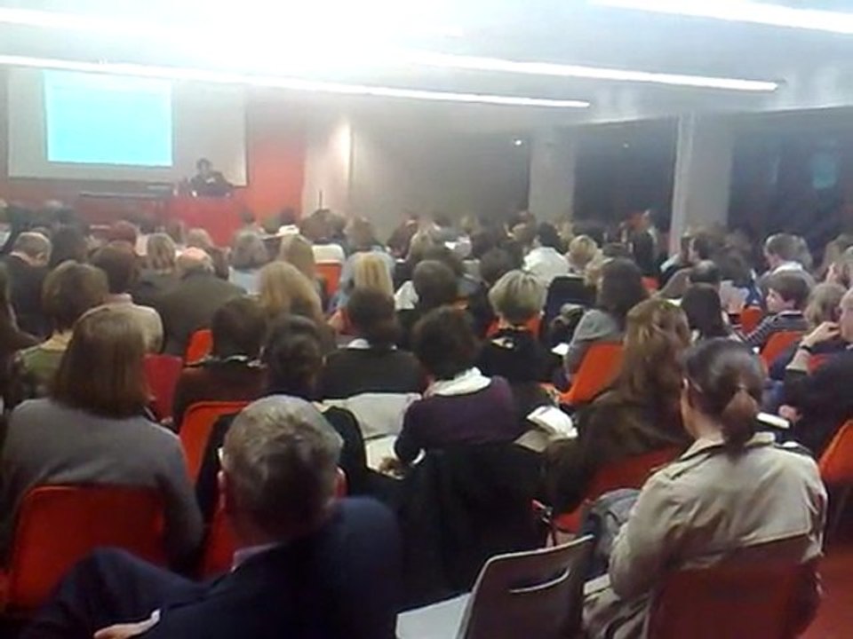 Jean françois Laurent en conférence sur la confiance en soi