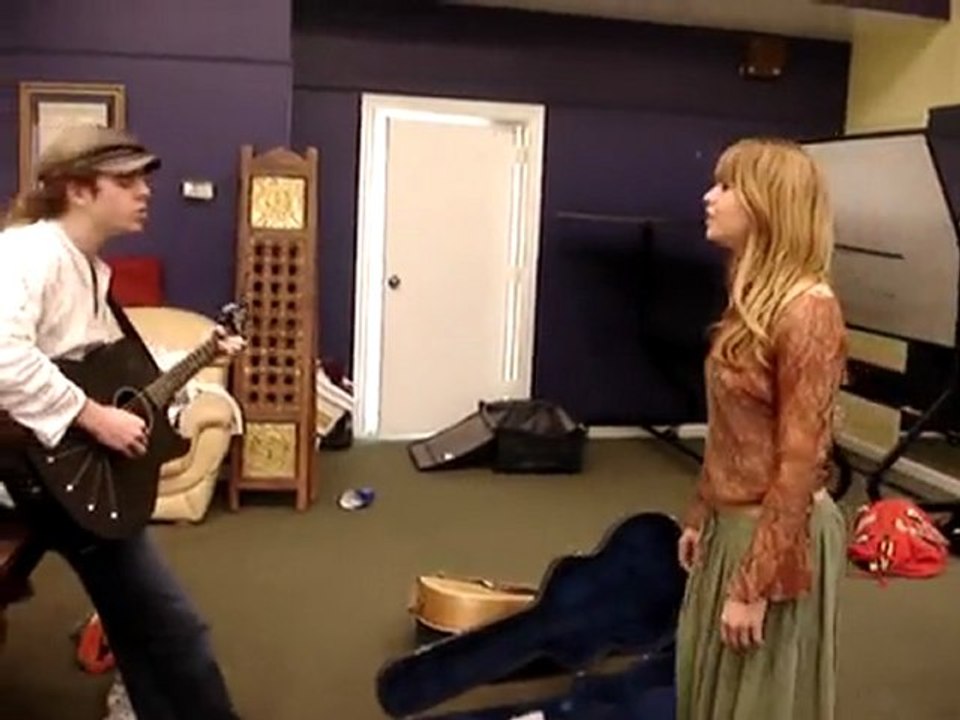 Gelevera Deresi By Ashley Nicole Monical   Ian Lee