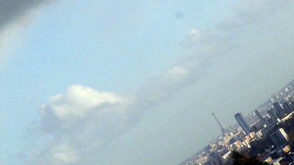 Tour Eiffel & nuages rapides