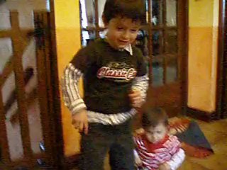 Tiago chante l'alphabet