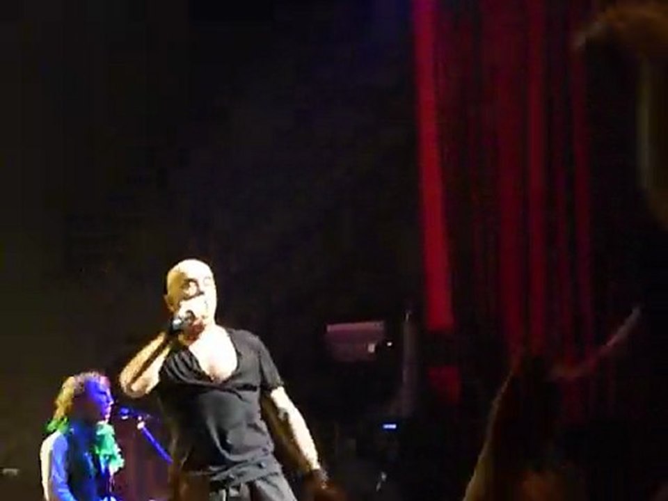 Pascal Obispo 29 mars 2010 le drapeau