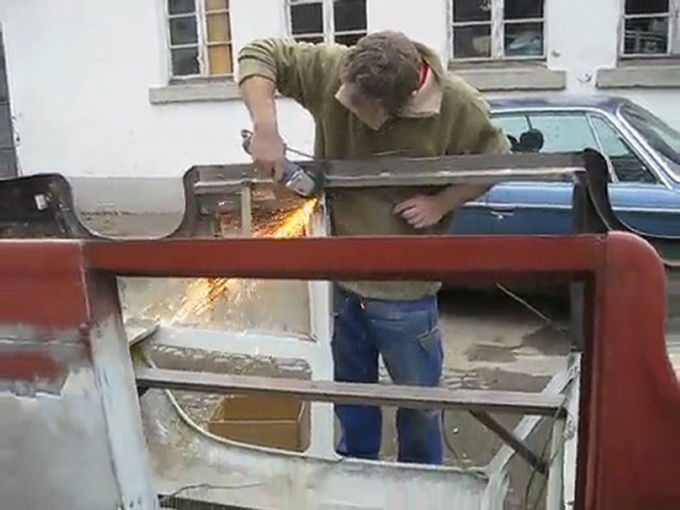 Man at work - Eber beim Goggomobil restaurieren....