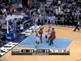 Andre Miller makes a nice pass to Martell Webster for the al